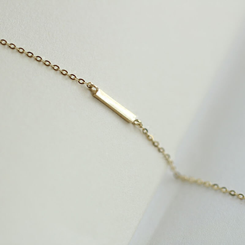 minimalist gold chain bracelet