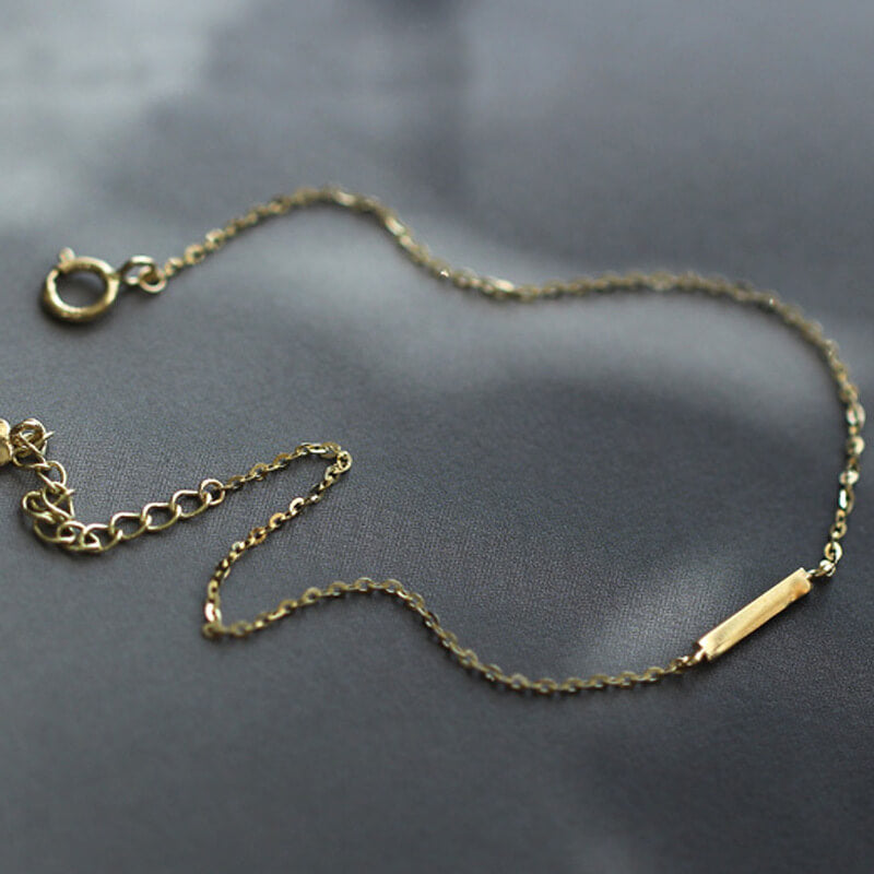 minimalist gold chain bracelet