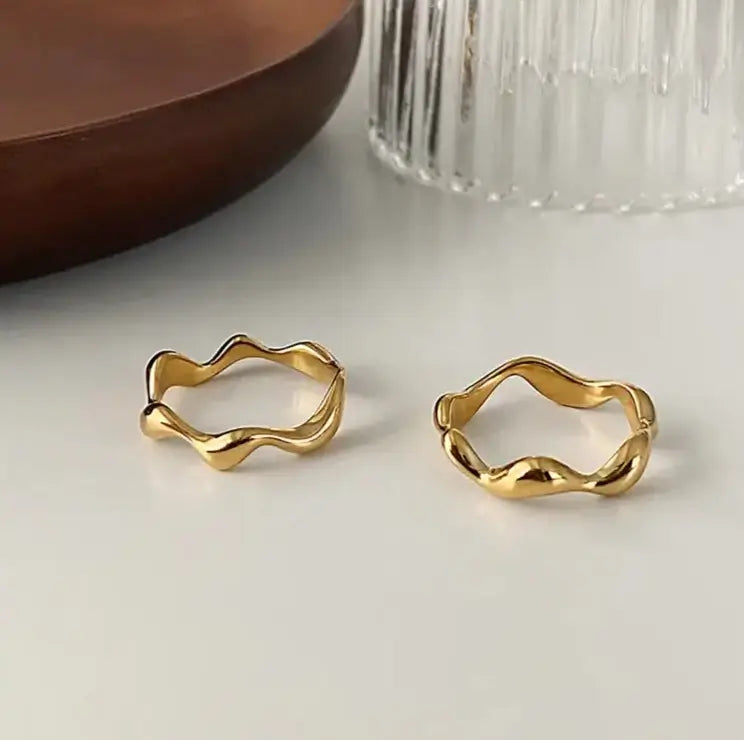 Wavy Gold Ring Band