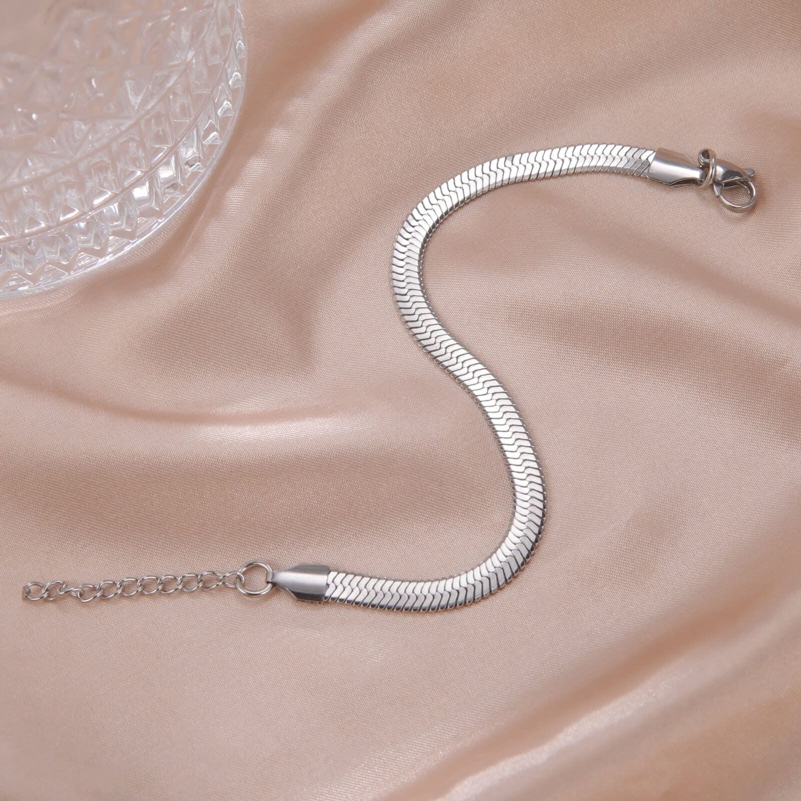 Gold Snake Bracelet for Women Stock Image - Image of luxury, expensive:  89885509