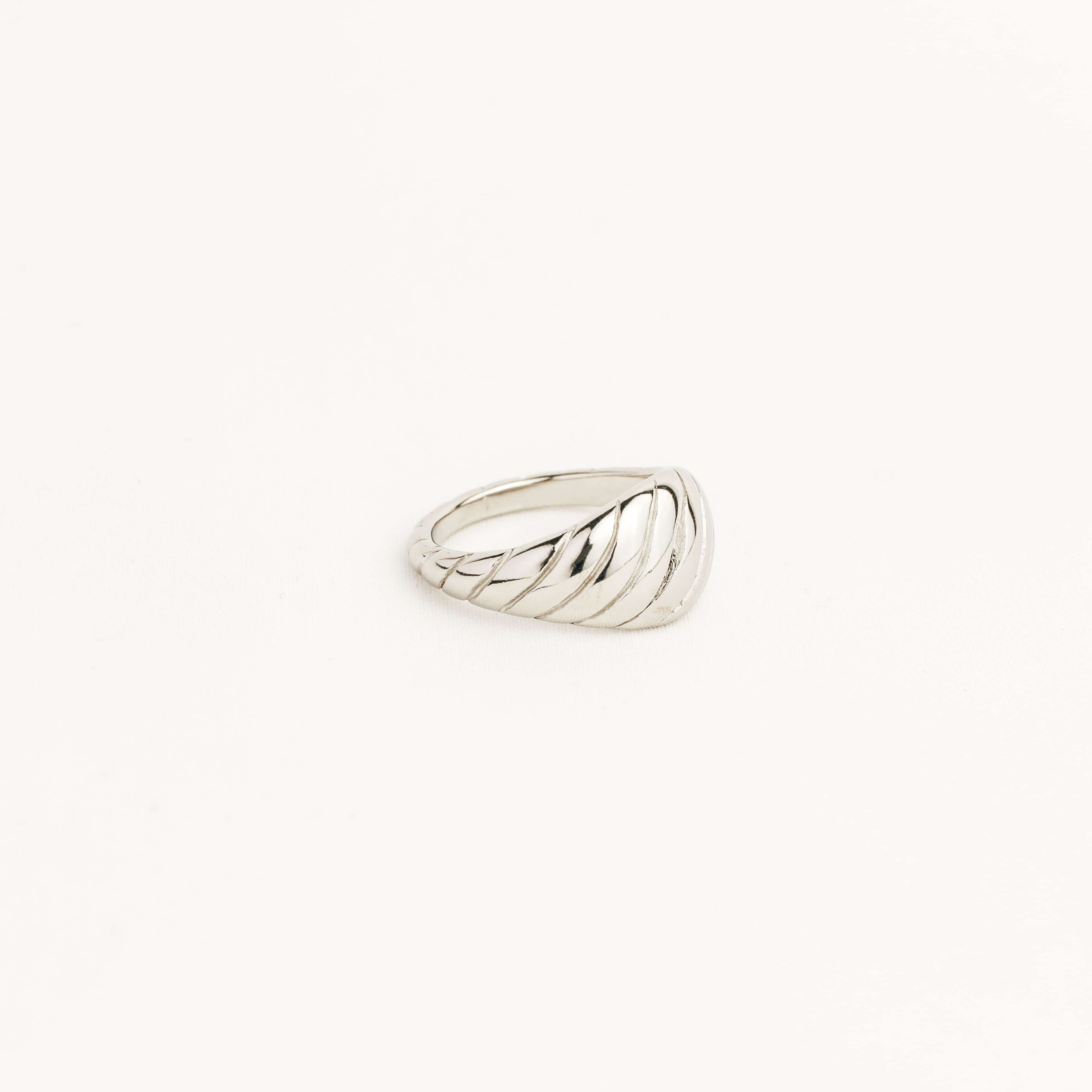 Croissant ring silver