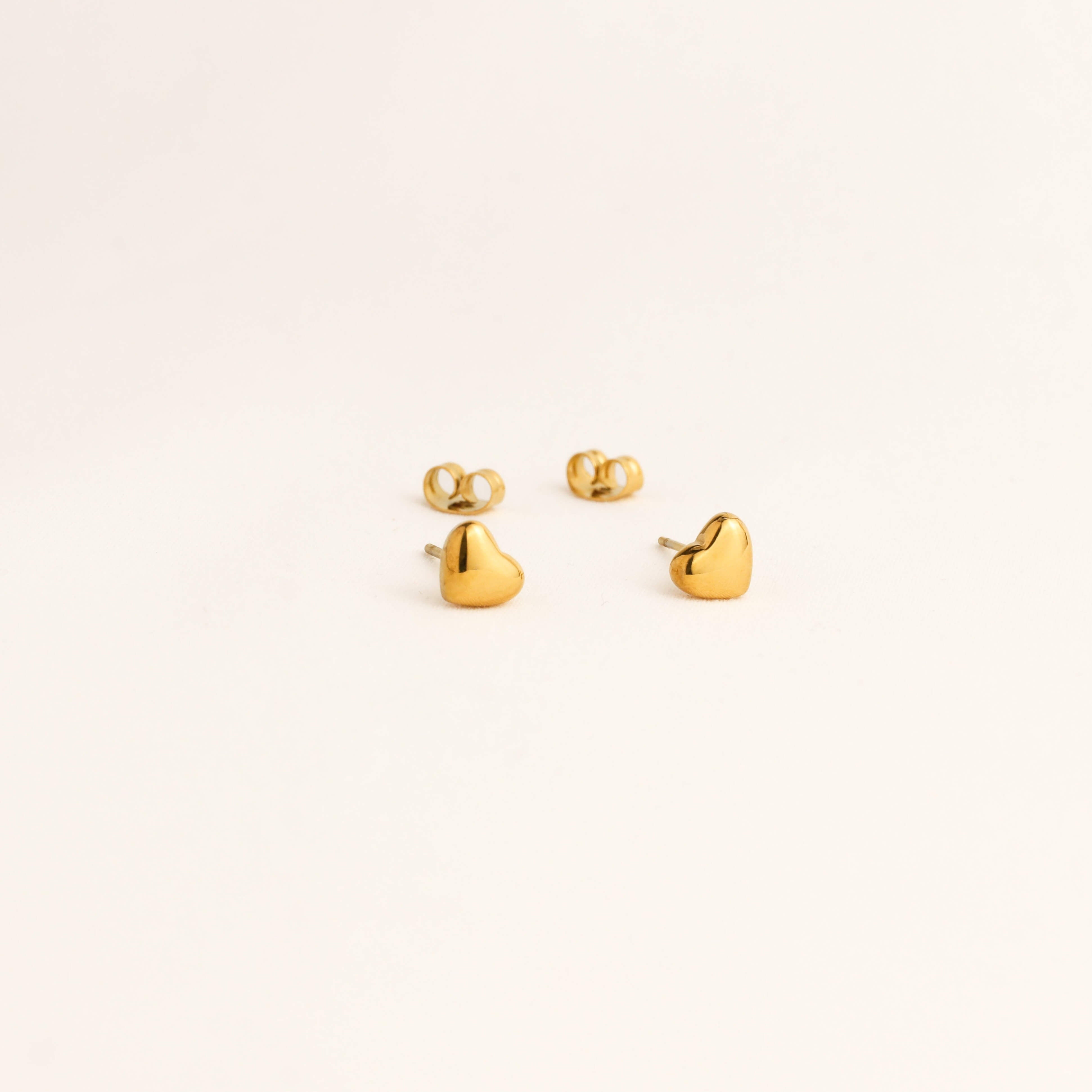 Mini Heart Stud Earrings gold